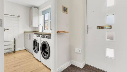 Comfortable 4BR stay in Bourne, Free Parking, Sleeps 7, Families & Contractors Welcome - Foto 5