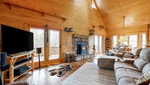 Steps to Sturgeon River! Dog-Friendly Nature Haven - Foto 2