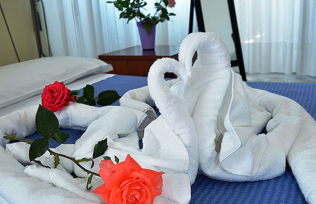 Room in Apartment - Two-room Apartment - Foto 6