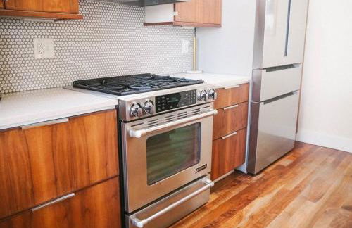 Fenced Yard, Walkable, Parking! - Photo 2