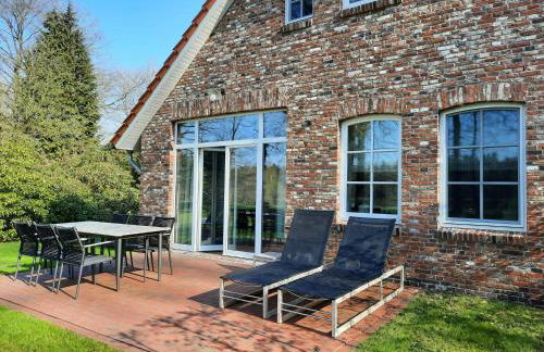 Forestry Chic Flat With Lake And Forest View - Photo 18