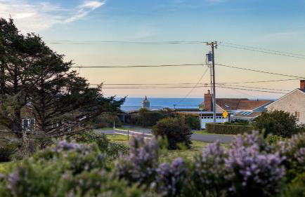Half Block to Beach w/ Oceanview, Patio + Balcony The Shore Pine by Avantstay - Foto 12