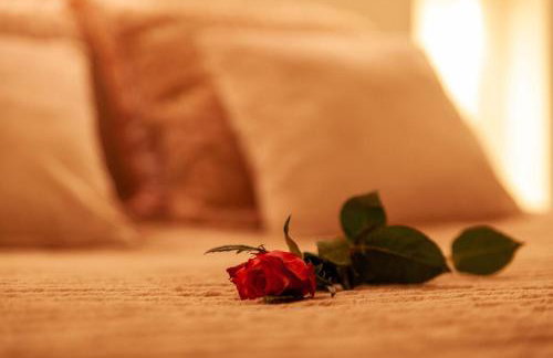 Love Room Perpignan Jacuzzi & Ambiance romantique - Foto 17