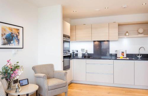 Portobello Apt with Floor-to-Ceiling Views - Foto 45