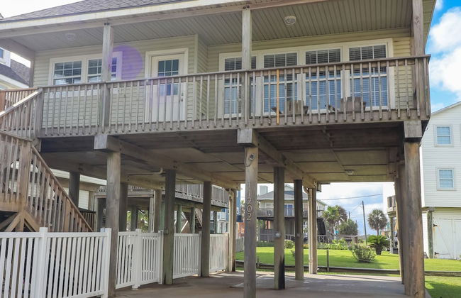 2nd Row Beach Home Ocean Views Old School Vibes - 1 min Walk to Sunny Beach - Foto 30