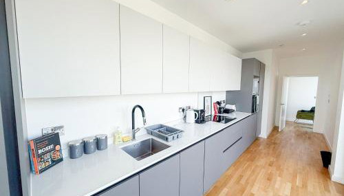 Lux 3-Bedroom Penthouse in Battersea with 3 Private Balconies near Clapham , Nine Elms by Staylio London - Foto 5, stove, heating, toaster, Other