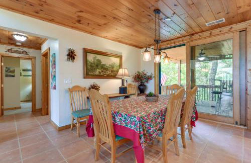 Almond Vacation Rental with Mountain Views! - Foto 12