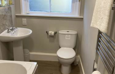 Pinewood Cottage Self Catering Apartments and studio apartments - Photo 24