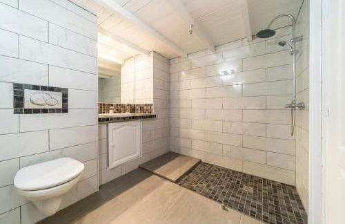 The charming Fleury 2 bedrooms Oullins - Foto 12