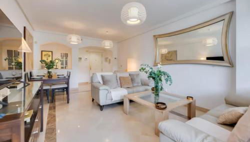 2 Bedrooms - Sleeps 4 - Garden and Pool With View - Photo 5