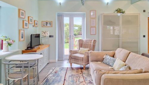 The Studio At Westfield - Photo 3