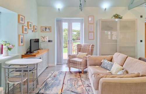 The Studio At Westfield - Photo 3