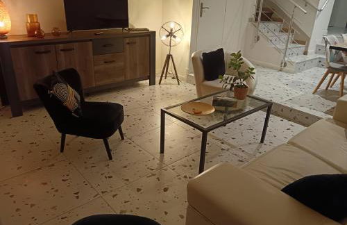 SUPERB MEDITERRANEAN FISHERMANHOUSE FRESHLY RENOVATED 20 M FROM HARBOR HIKES NEARBY no extra fees - Foto 5