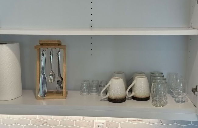 Luxurious Ontario Townhouse Ideal Family Retreat - Photo 48