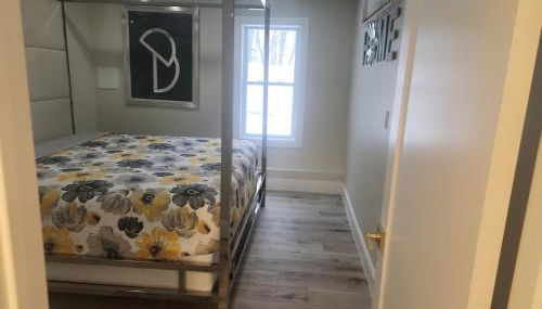 Shrewsbury King Suite | 100in TV + Shower - Foto 4