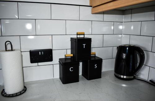 Bathgate Penthouse near Edinburgh - Photo 16