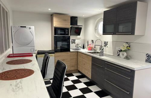 Appartement privé, piscine jacuzzi dans les bois - Foto 14