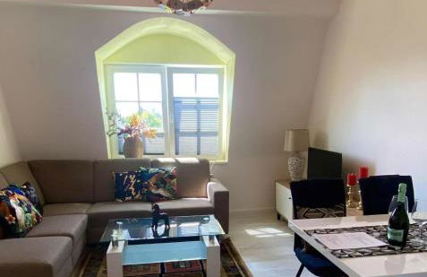 Schön gelegene und gemütliche Ferienwohnung am Weserufer - Foto 1