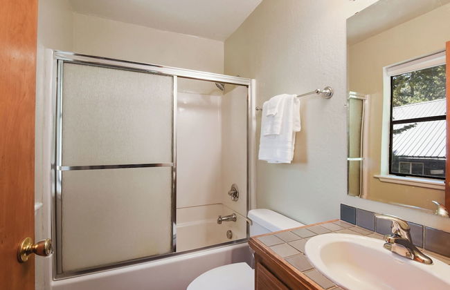 Palisades Point Prime Location! - Photo 10