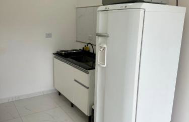 Casa com 2 Quartos, ar condicionado, cozinha e lavanderia completa, até 2 carros - Foto 11