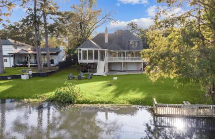 Woodlands Area Lake View Retreat - Foto 1