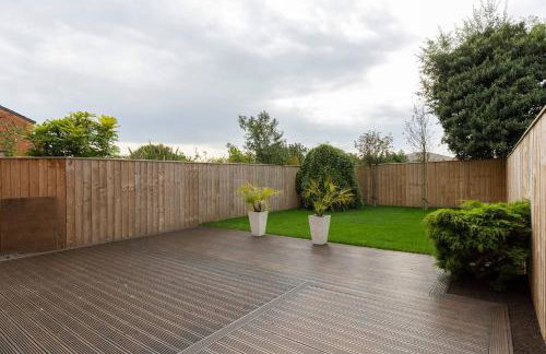 Pass the Keys 4-Bed Home with Garden Parking Near Durham - Foto 29