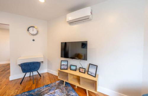 Modern 2BR 8 mins to Penn Station with WiFi Laundry - Foto 8