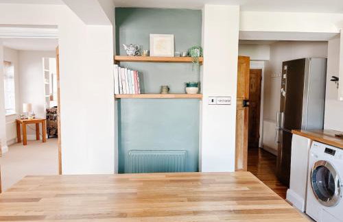 Beautiful spacious Home in Hereford - sleeps 7 - Photo 4