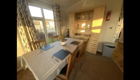 Bumblebee Lodge - Photo 5