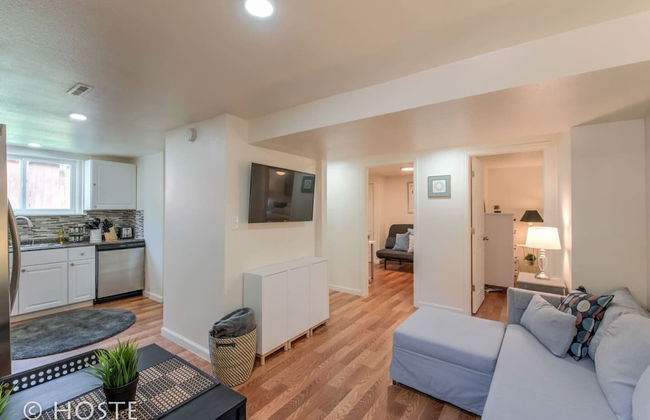 2BR Comfy Condo & Cute Patio Broadmoor Area - Foto 16