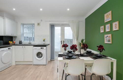 Modern 3BR Home - Designated Parking - Groups - Foto 16