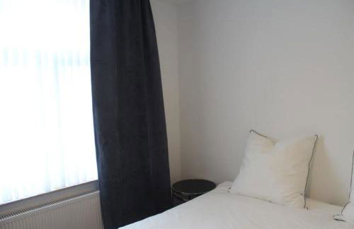 Singapore·CHILLINGHOUSE # 7, 3 Min.vom ICE,NETFLIX - Foto 9