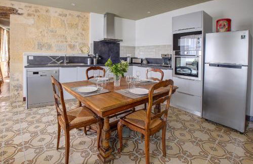 Le Prieuré "Péridoors" - Élégance, Histoire & Jacuzzi - Foto 9