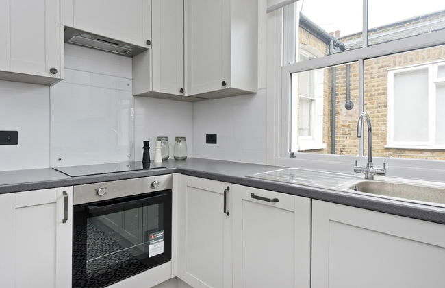 Stylish one Bedroom Flat Near Kew Gardens by Underthedoormat - Foto 9