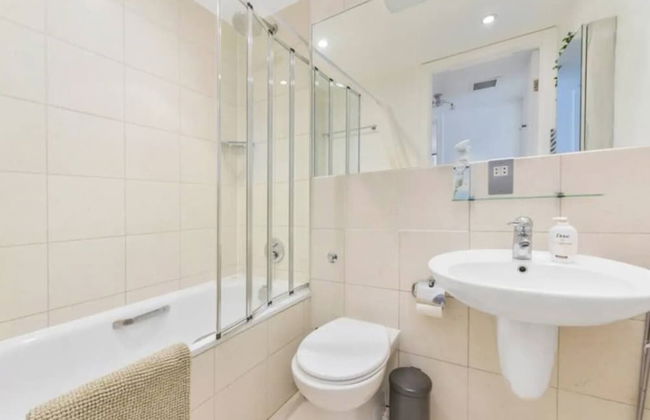 Little Corner of Bliss in BustlingLondon - Photo 7