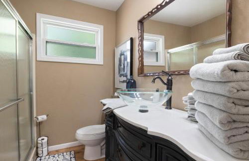 Huge Lakefront Yard, Private Dock - Amazing Views! - Foto 35