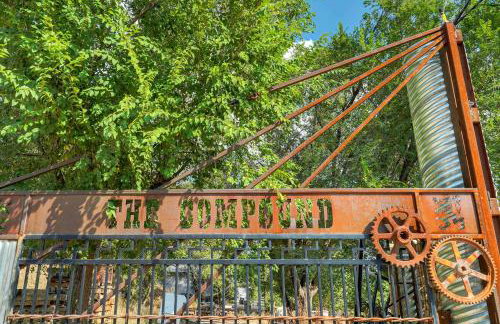 Red Rock Roost Posh Studio near Hiking Trails - Foto 30