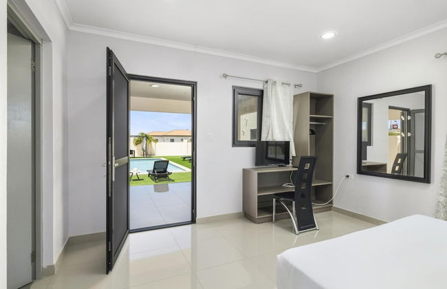 NEW 4br4ba Villa Across of Palmbeach w Pvt Pool - Foto 33