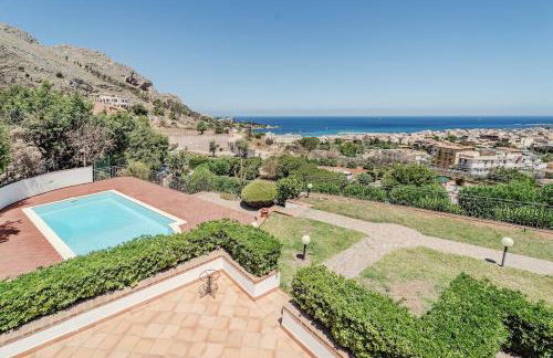 Pool & Panoramic Villa - 9 mins city center - Foto 3