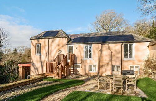 Artist's Studio - Photo 6