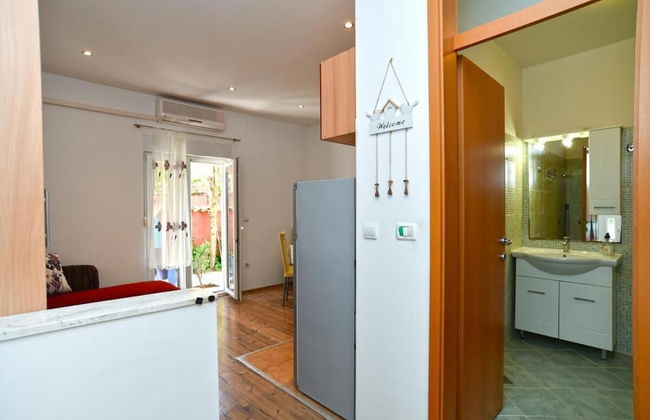 Cozy Apartment With Shared Pool - Photo 4