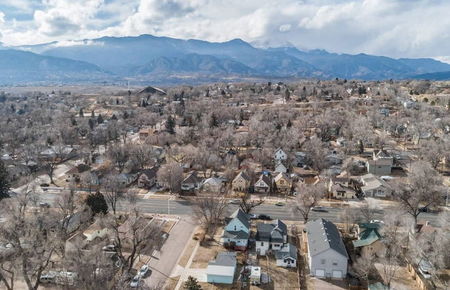 Pet-friendly 4 BR Family Stay Near Downtown - Foto 41