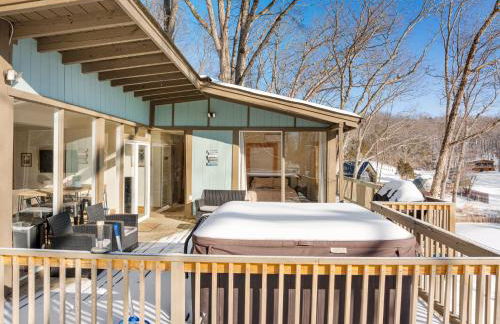 Lazy Lake 3BR Cabin w/ Mtn Views + Hot Tub +Wi-Fi - Foto 40