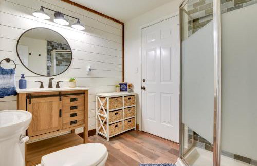 Lakefront Graford Home with Fire Pit and Private Dock! - Foto 17