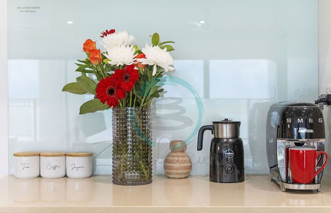 Coastal Magnificence Pool Workspace Parking - Photo 14