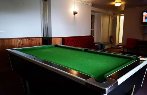 Family-Friendly Woodland Caravan Pool & Bar - Foto 18