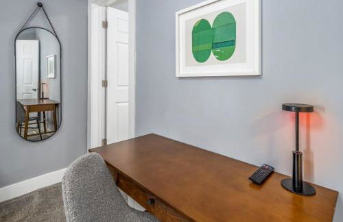 Prime Walnut Hills, 5min to UC, Lux King Beds, Sleep 6ppl, Smart TVs - Foto 9