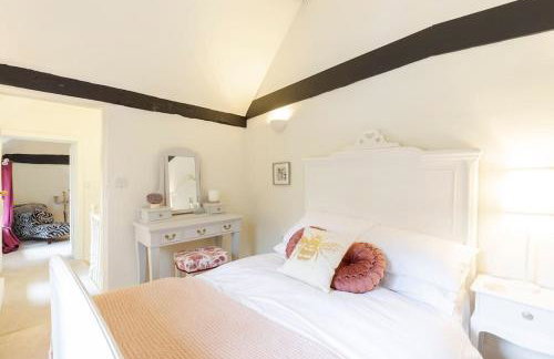 Dorney Windsor Legoland 5 Star Stay for upto 14 guests - Photo 64