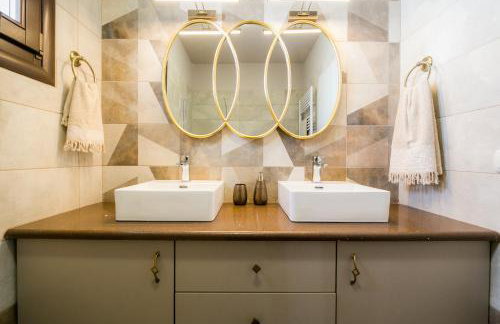 Mermaid Beachfront Villa - Photo 27