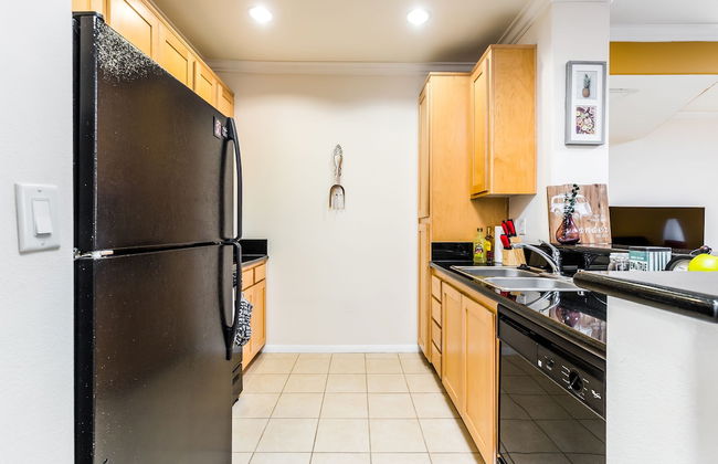 LAs Premier Apartments - Photo 24